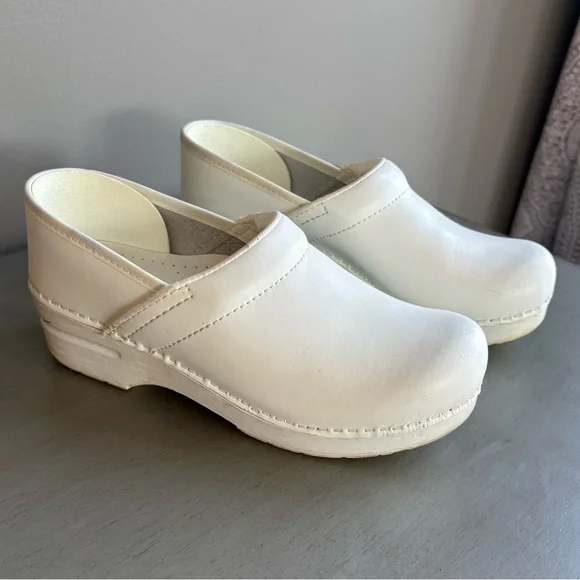 Dansko White Leather Slip-On Clogs Shoes Women 39 Narrow (US 8.5-9) Nurse Work - Picture 2 of 14